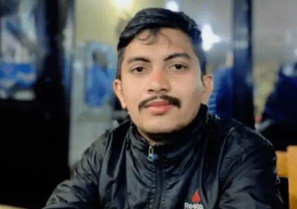 चितवनका अबिन देवकोटाको खोजिमा सहयोग गर्न  परिवारको अपिल