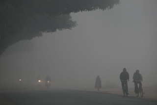 देशभर चिसो बढेसंगै तराईमा हुस्सु र कुहिरोले जनजिवन प्रभावित बन्दै
