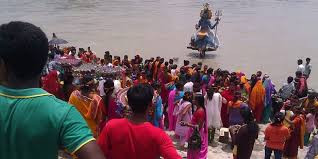नवलपरासीको त्रिवेणीधाममा माघे औँसी स्नान गर्न हजारौँ श्रद्धालुको घुइँचो 