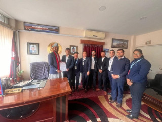 नागरिक उड्डयन प्राधिकरण नेपाल कर्मचारी संगठनले संसदमा प्रस्तुत भएको दुवै विधेयक फिर्ता लिन माग गर्दै नागरिक उड्डयन राज्यमन्त्री  चौधरीलाई ज्ञापनपत्र बुझाए !