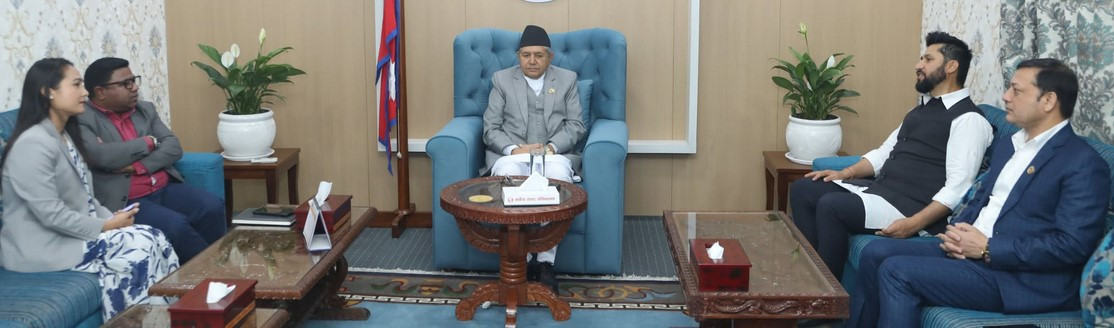 रास्वपाका सभापति लामिछाने र सभामुख घिमिरेबिच भेट,निलम्बन भएको संसाद पद फिर्ताको आग्रह
