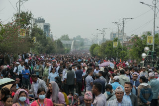 आज १६ औँ दिन पनि शिक्षक आन्दोलनले निषेधित क्षेत्र तोडेर अघि