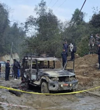 पाथीभरा मन्दिर दर्शन गर्न हिडेको जिपमा आगलागी हुदाँ ४ जनाको मुत्यु २ जना घाइते