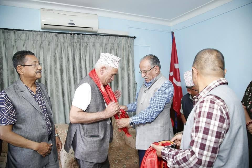  एमाले परित्याग गरी  गाउँपालिकाका  निर्वाचित पूर्व अध्यक्ष  पोख्रेल नेकपा माओवादी केन्द्रमा प्रवेश