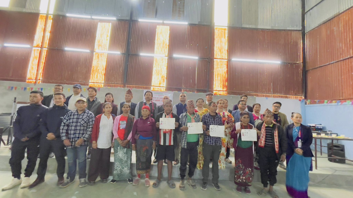 उत्तरी गोरखा  धार्चेमा  चार घरधुरी भूमिहिन  दलितलाई जग्गाधनी पुर्जा हस्तन्तरण 