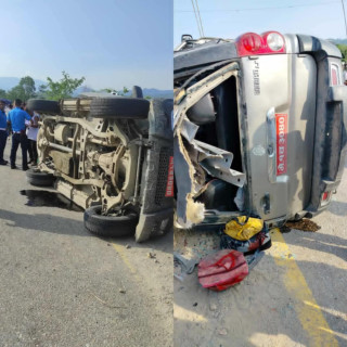 चितवनबाट झापा दमकतर्फ जाँदै गरेको स्कारपियो दुर्घटना  हुदा कानुन अधिकृतको मृत्यु, वडाध्यक्षसहित ६ जना घाइते