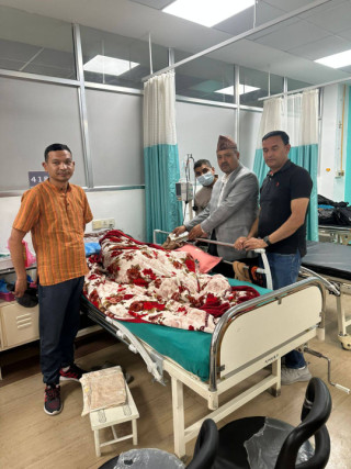 कलेजो प्रत्यारोपणको  लागि  श्रीनाथकोट गोरखा काठमाडौ सम्पर्क समितिद्वार बिरामी  ढकाललाई उपचारको लागि आर्थिक सहयोग  हस्तान्तरण