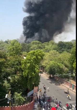 भारतमा २४२ यात्रु सवार  विमान दुर्घटना