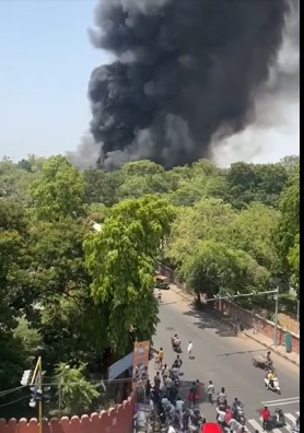 भारतमा २४२ यात्रु सवार  विमान दुर्घटना
