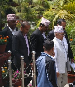 समाजवादीका अध्यक्ष नेपाल आज विशेष अदालतमा हाजिर हुँदै