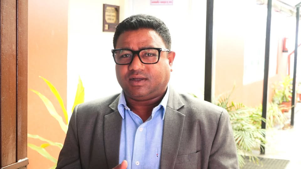  पूर्वसांसद परियारले पार्टी परित्या गरे