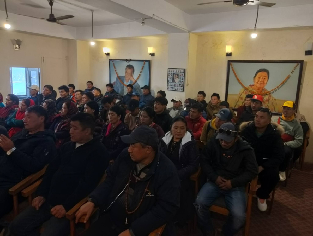 गोरखा–१ का  चुननुम्रीबाट  काठमाडौंमा बसोवास गर्ने मतदातासँग उम्मेदवार हरिराज अधिकारी ‘कुमार’को भेटघाट