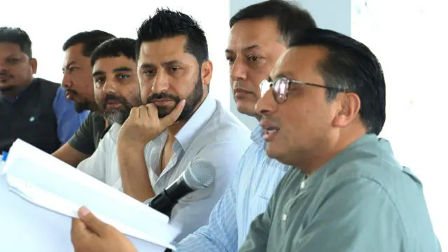 रास्वपा सभापति लामिछाने सहित संसदीयदलको अनौपचारिक  छलफल सिंहदरबार सुरु