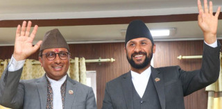 दुसित थानी रिसोर्टबाट काठमाडौं फर्किए रवि लामिछाने, स्वर्णिमसँगको भेटलाई राजनीतिक रूपमा अर्थपूर्ण हेरिँदै