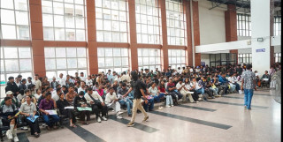 राहदानी विभागमा पासपोर्ट लिन सेवाग्राहीको भिड, ईपीएस आवेदनकर्ताको चाप बढ्दा दैनिक भीडभाड