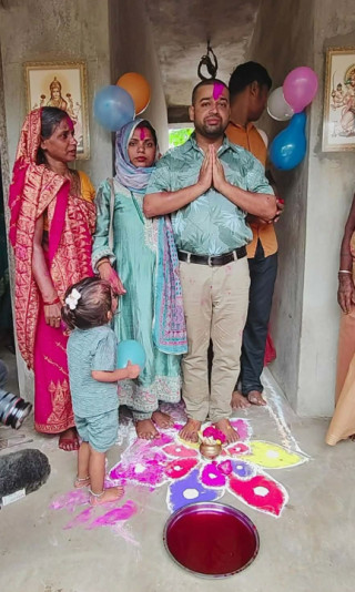 सुरुङमा १० दिन फसेर उद्धार भएका सञ्जय घर पुग्दा गाउँमा खुसीयाली